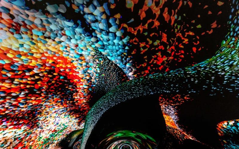 Il “Data Tunnel” di Anadol a Gorizia. Quando arte digitale e natura si incontrano